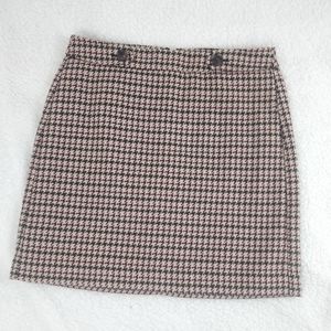 ANN TAYLOR LOFT
Skirt Size 2
Above Knee Length
Pla